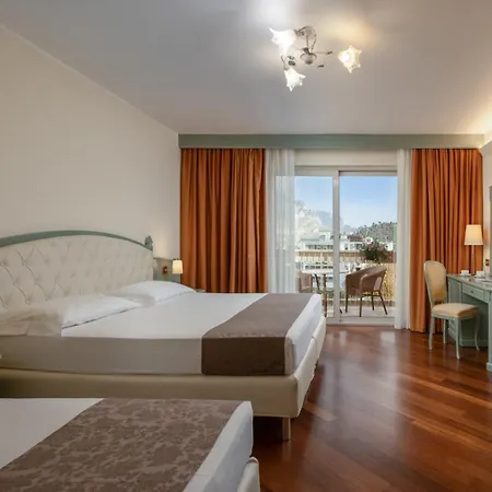 Savoy Palace - Tonelli 호텔 4*
